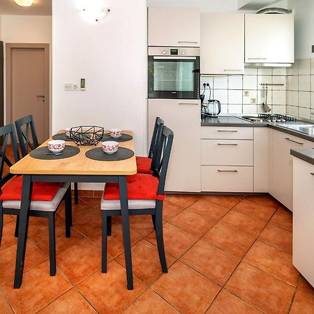 Apartments With Terrace Башка Номер фото