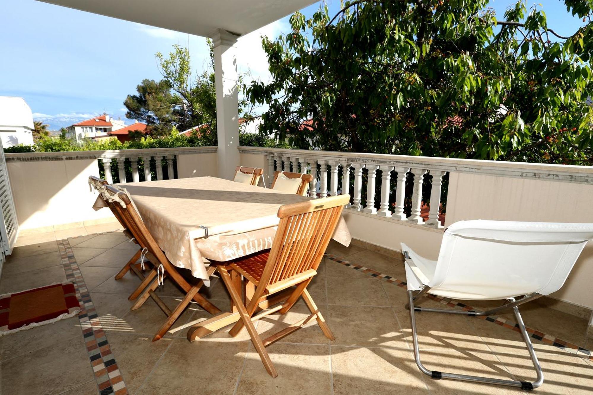 Apartments With Terrace Башка Номер фото